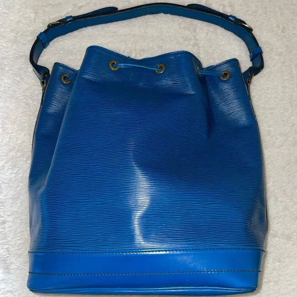 Louis Vuitton Epi Noe Bucket Bag in Blue‎ with Drawstring - Picture 4 of 12